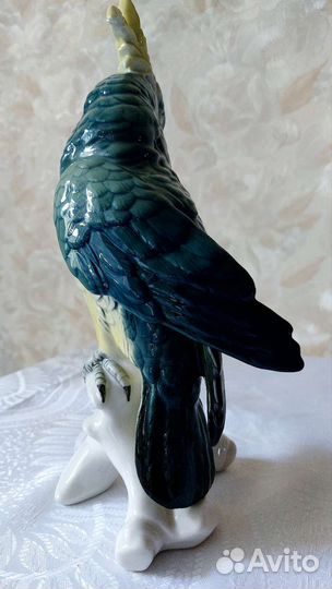 Статуэтка фарфор попугай