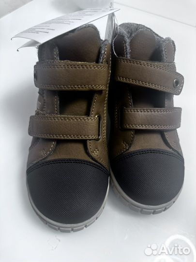 Ботинки демисезонные новые 26