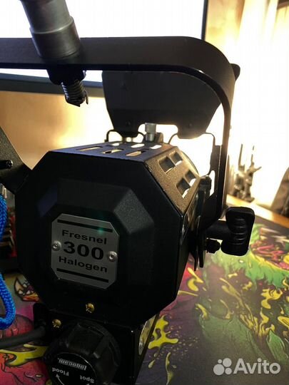 Свет Logocam Fresnel 300 Вт
