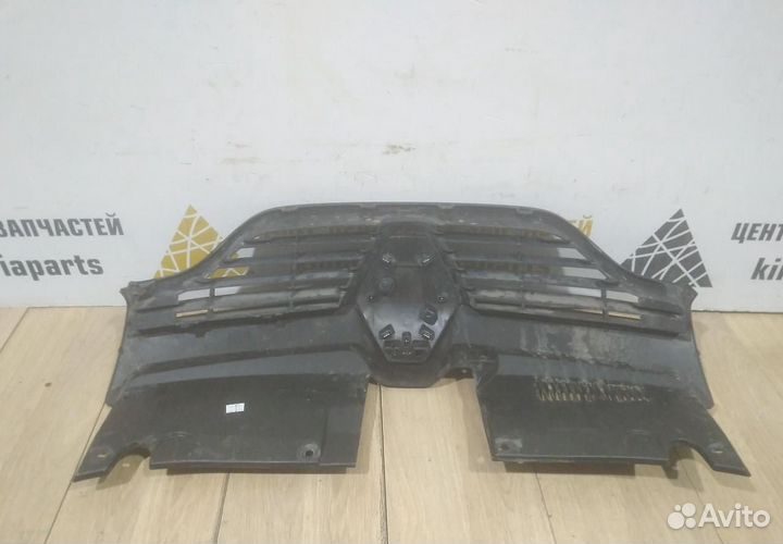 Решетка радиатора бу Renault Logan 2 OEM 623107605