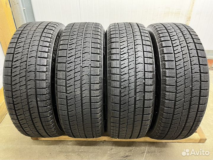 Bridgestone Blizzak VRX2 205/60 R16 92Q