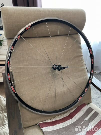 Передние велосипедные колеса 700с