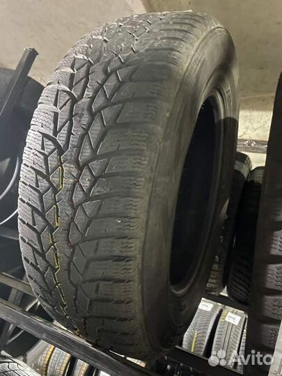 Nokian Tyres WR D4 215/65 R16 102H