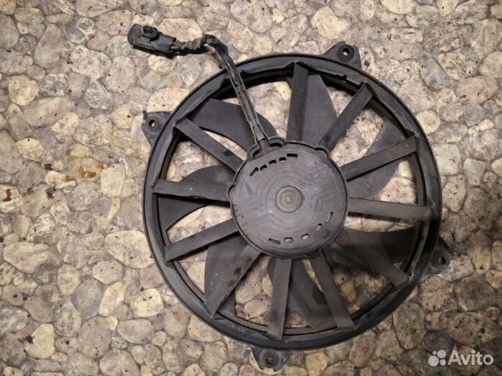 Диффузор с вентилятором Peugeot 308 4A/C EP6 2010