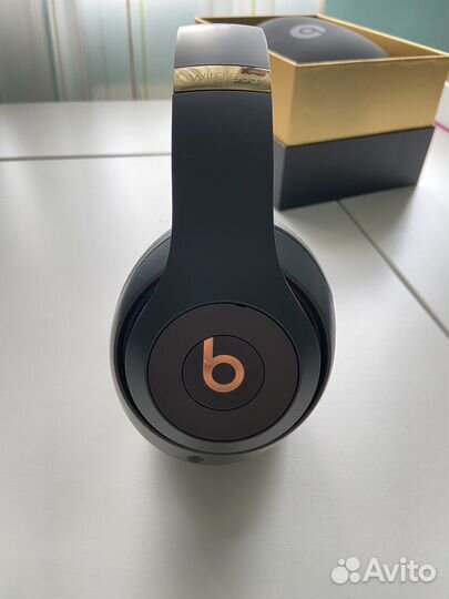 Беспроводные наушники beats новые