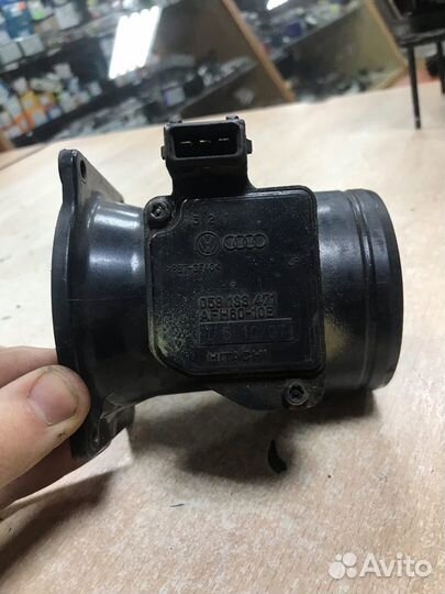 Датчик массового расхода воздуха Audi A4 B5