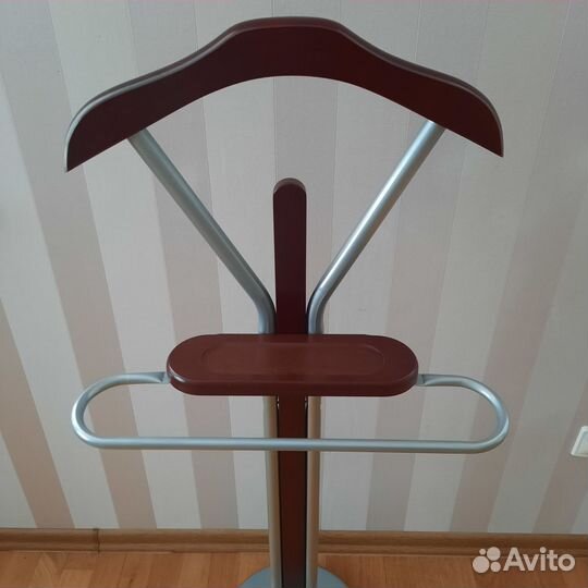 Вешалка напольная костюмная