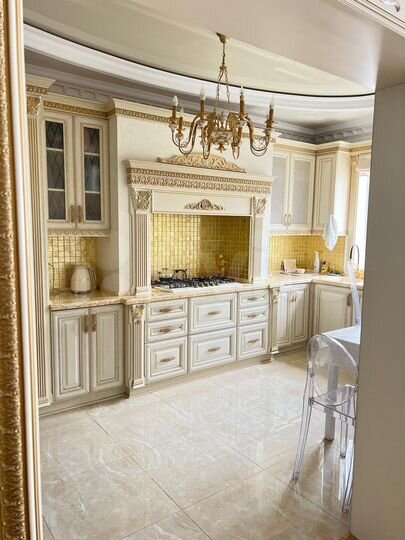 4-к. квартира, 168 м², 8/8 эт.