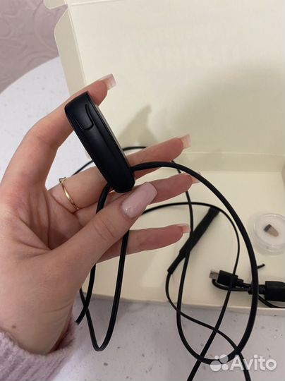 Микронаушник капсульный