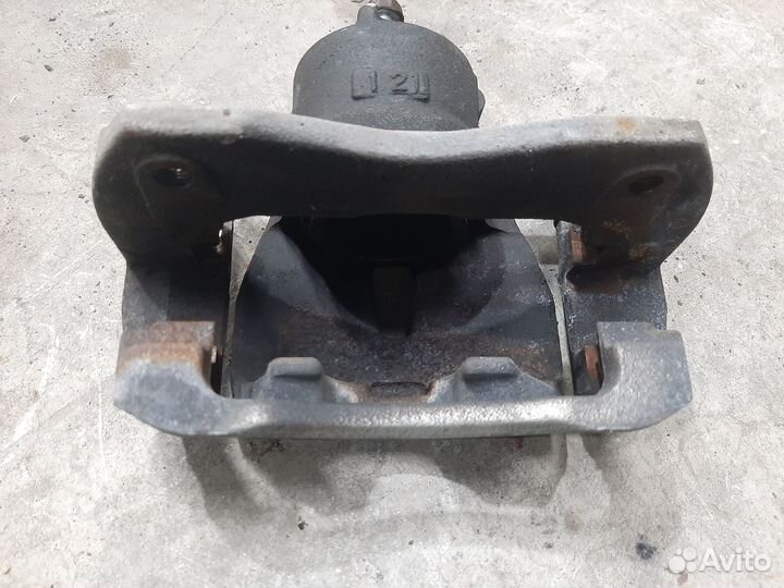 Суппорт передний правый Vanguard/Toyota RAV4, 30