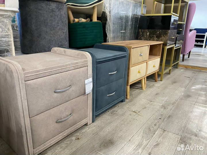 Стол и стулья