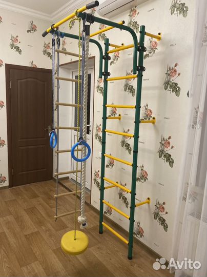 Спортивная шведская стенка