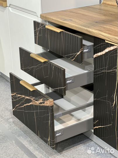 Кухня новая