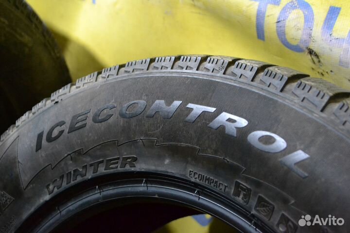 Pirelli Winter Ice Control 215/65 R16