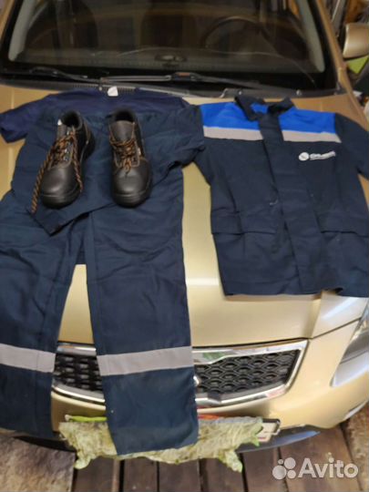 Продам спецовку новую