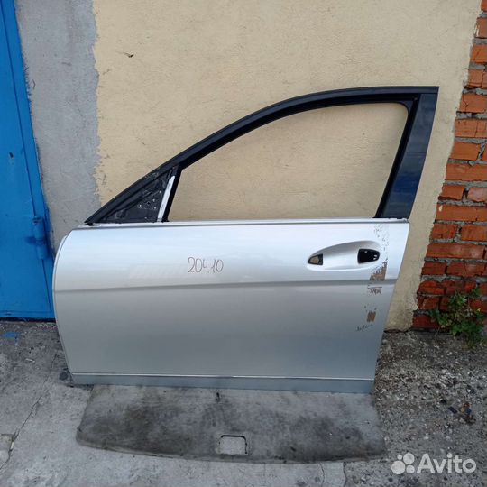 Дверь передняя левая мерседес w204