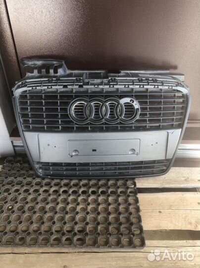 Решетка радиатора audi a4 b7