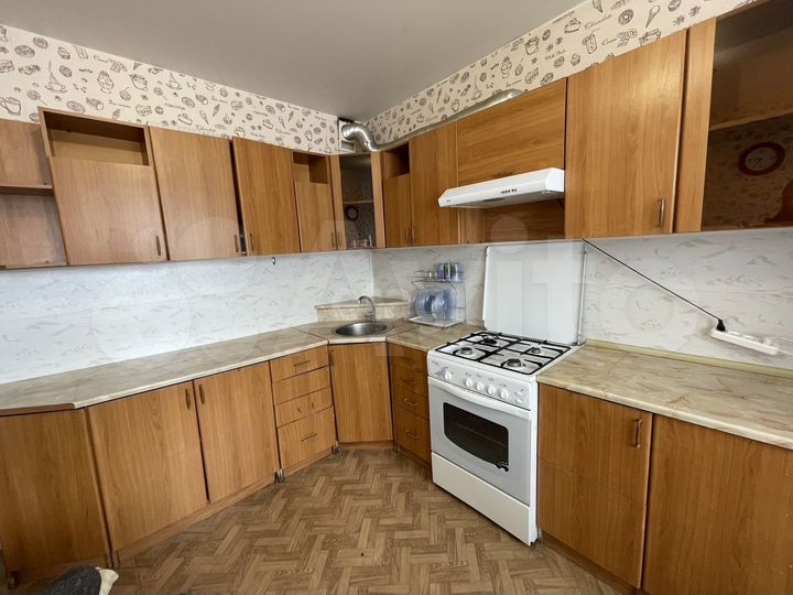 3-к. квартира, 90 м², 4/10 эт.
