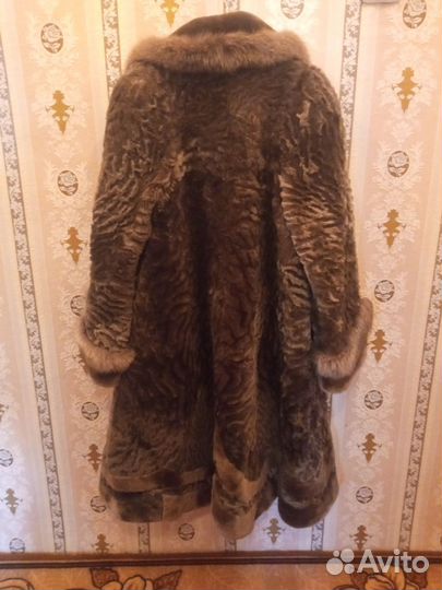 Шуба мутоновая с капюшоном