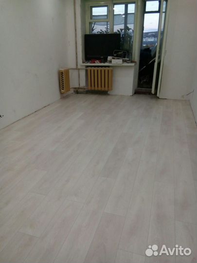 Настил ламината, линолеума