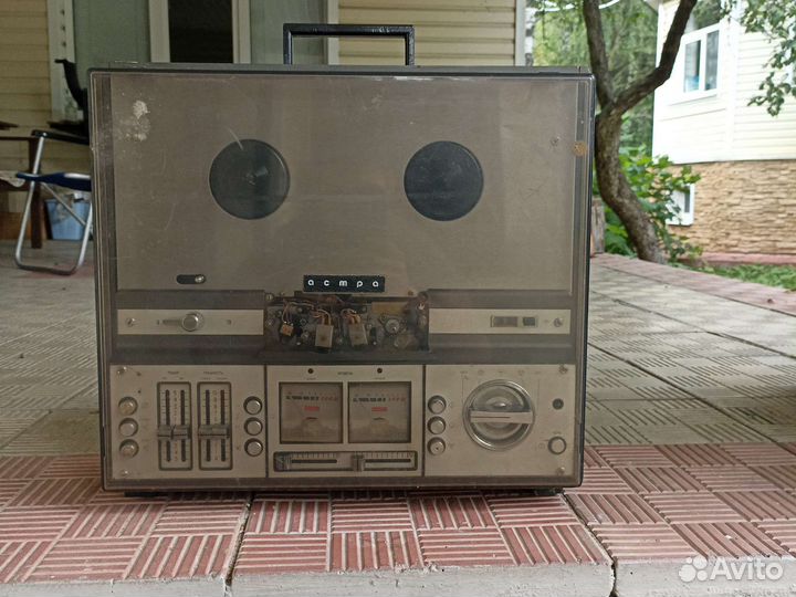 Катушечный магнитофон