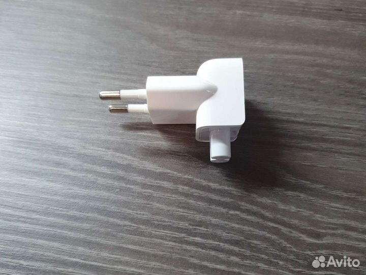 Адаптер для евророзетки apple