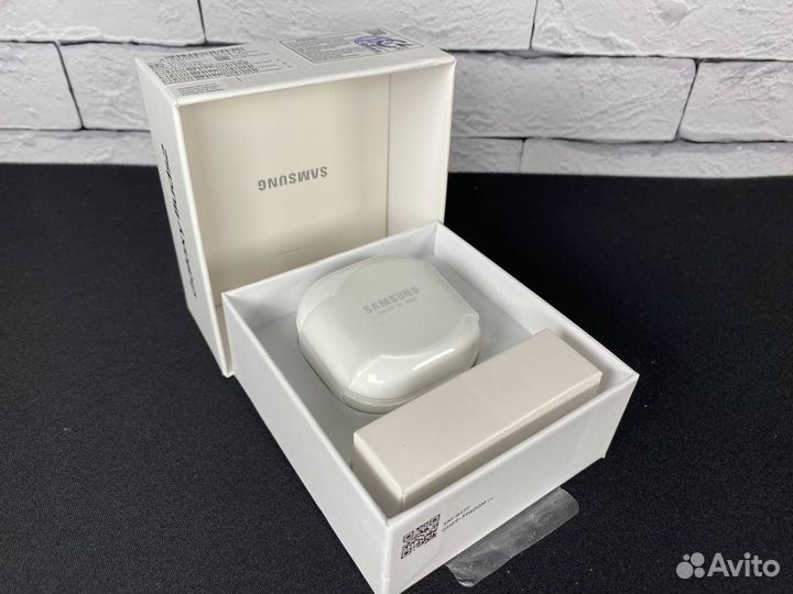 Беспроводные наушники samsung Galaxy buds