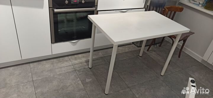 Кухонный стол IKEA белый