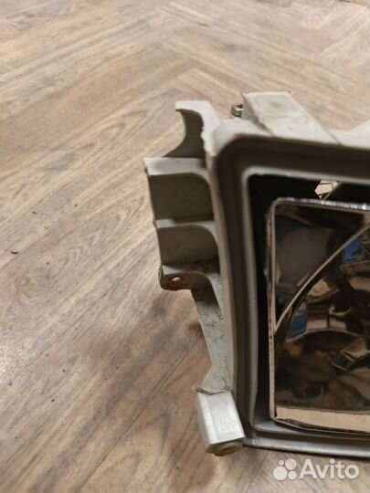 Корпус фары Carina E