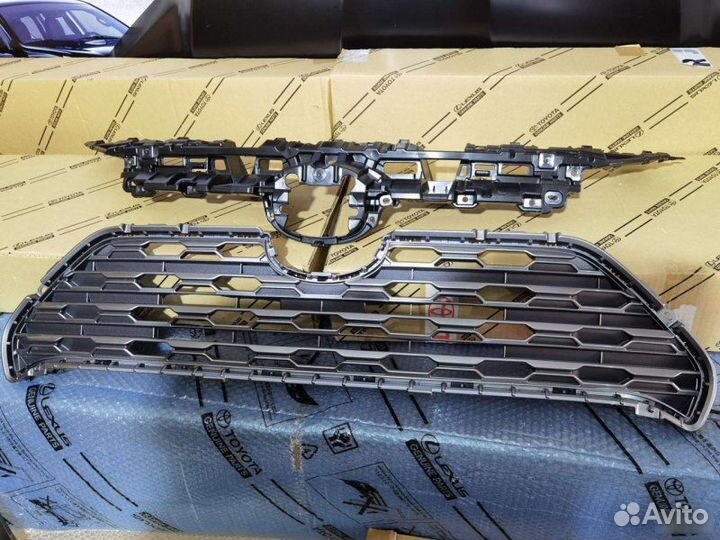 Решетка радиатора Toyota Rav4 XA50 2018-2023