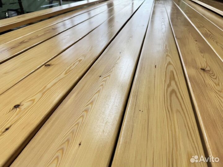 Крашеный планкен из лиственницы