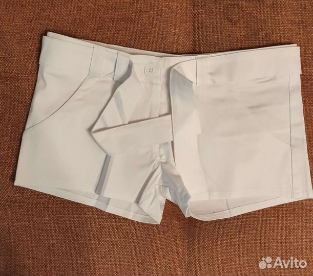 Шорты новые белые 42 р-р