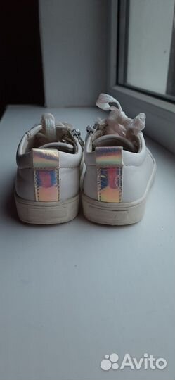 Кроссовки на девочку 25р