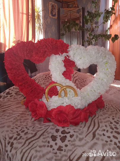 Украшение на автомобиль