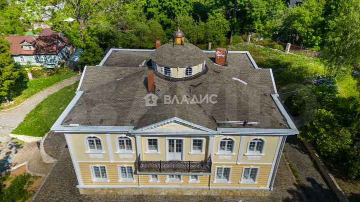 Дом 419 м² на участке 38 сот.