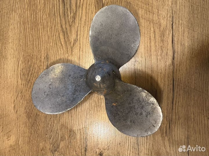 Винт для лодочного мотора