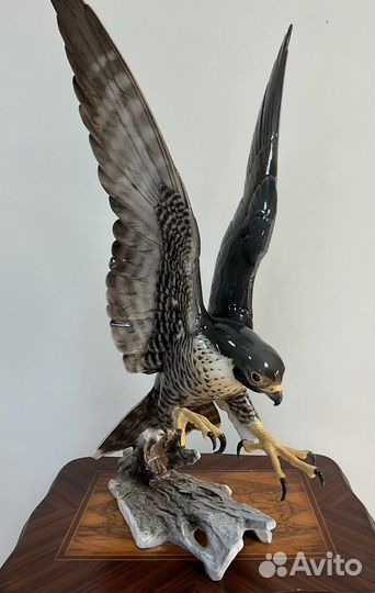 Сокол. 56 см. Hutschenreuther, Германия