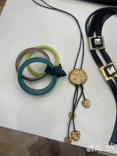 Колье, чокеры, браслеты, серьги
