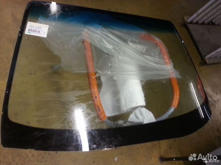 Лобовое стекло на Тойота Марк 2
