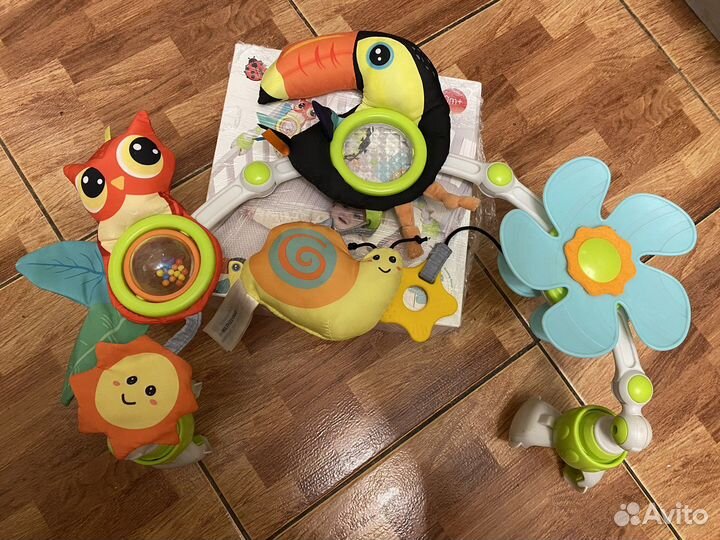 Развивающая дуга с подвесными игрушками