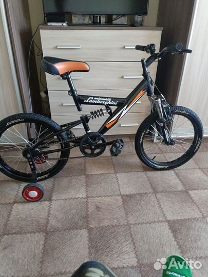 Продам детский велосипед 18 дм Ламборджини