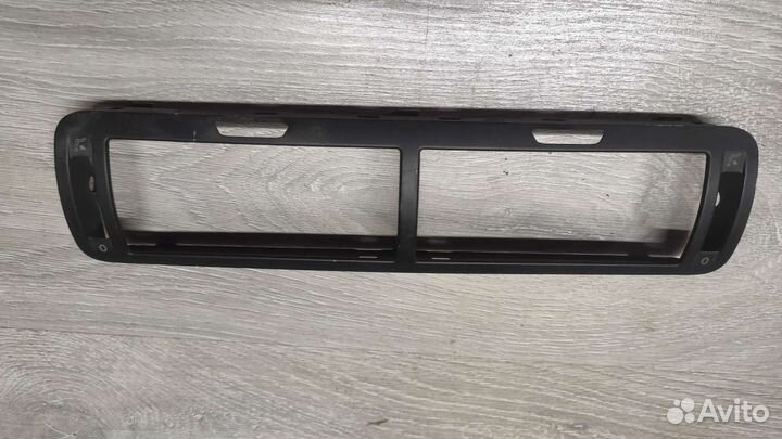 Рамка центрального воздуховода пассат б5