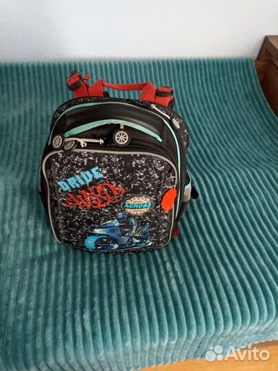 Рюкзак школьный