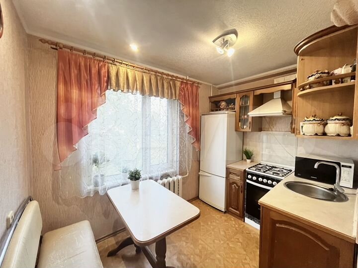 3-к. квартира, 60 м², 3/5 эт.