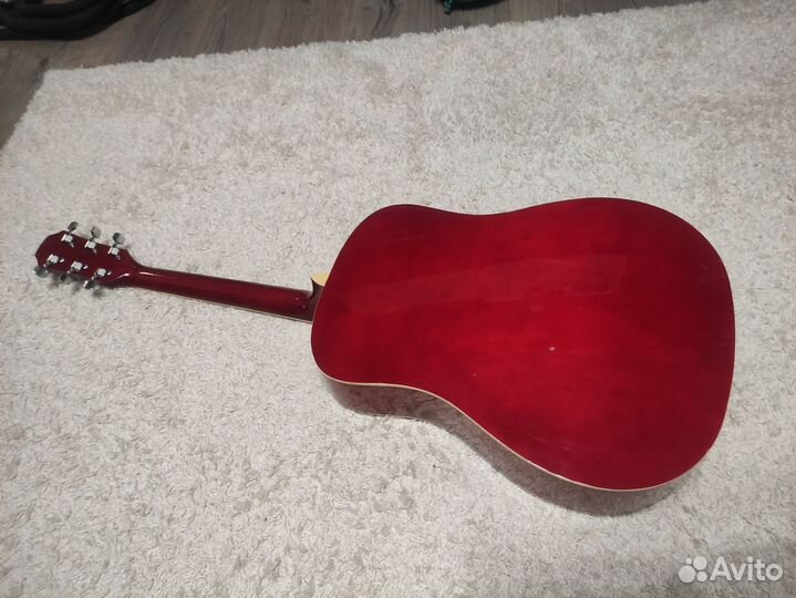 Акустическая гитара