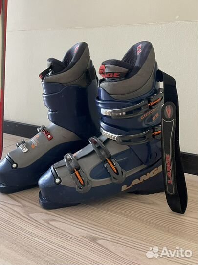 Горные лыжи и ботинки