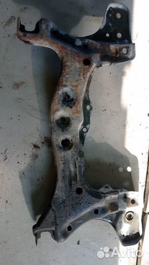 Подрамник с Поперечной Балкой Тойота Королла Е110