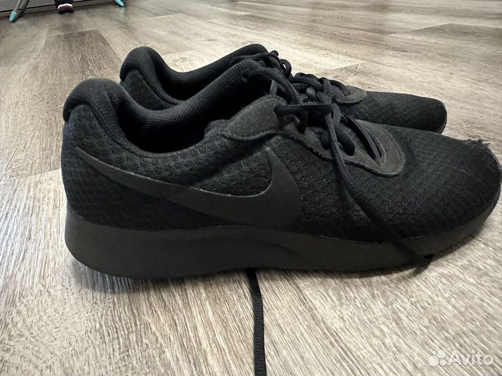 Продам кроссовки мужские Nike оригинал