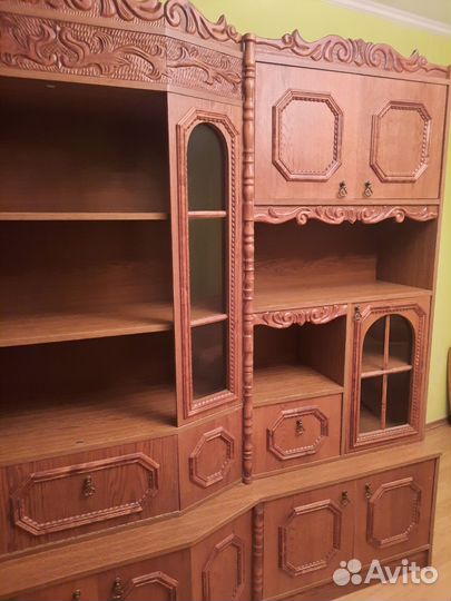 Стенка в гостиную