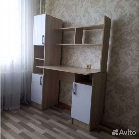 Стол компьютерный